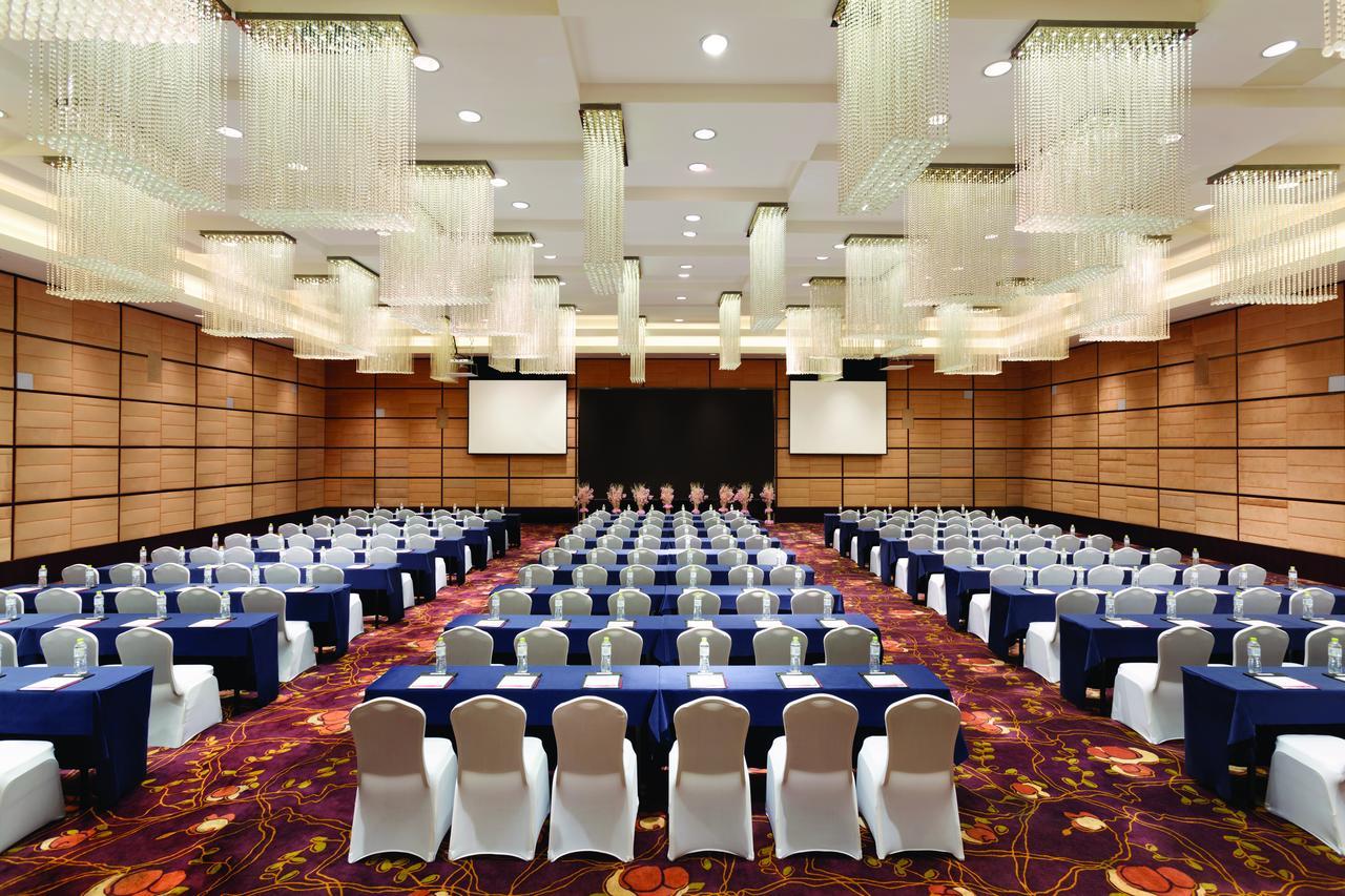 Отель Ramada Plaza Ляньюньган Экстерьер фото